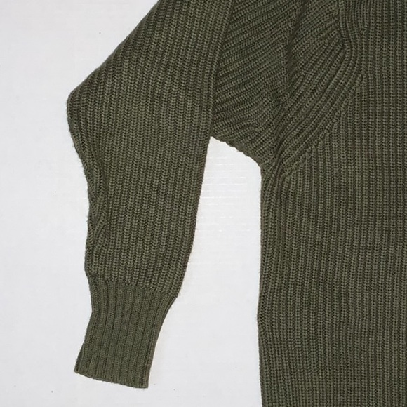 NWT Banana Republic Olive Green Turtle Neck Sweater - Size S - Picture 5 of 9